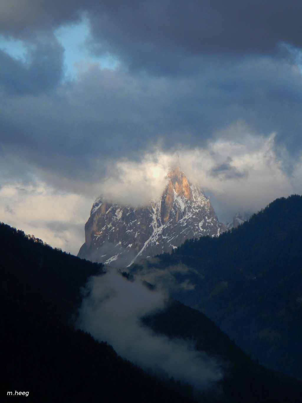 ... Licht der Sonne Berg - Wolken - Licht
